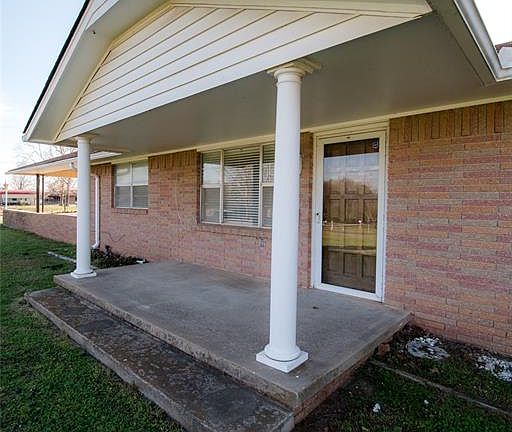 3rd image of 24098 N County Road 3291