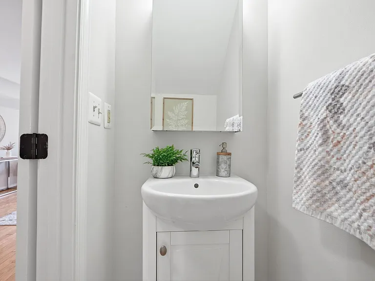 8230 Carrleigh Pkwy #84 — Photo 12
