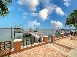 7004 S Shore Dr S, South Pasadena, FL 33707