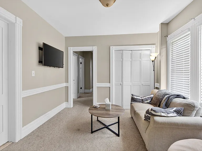 87 W Hanover Ave #1 — Photo 5