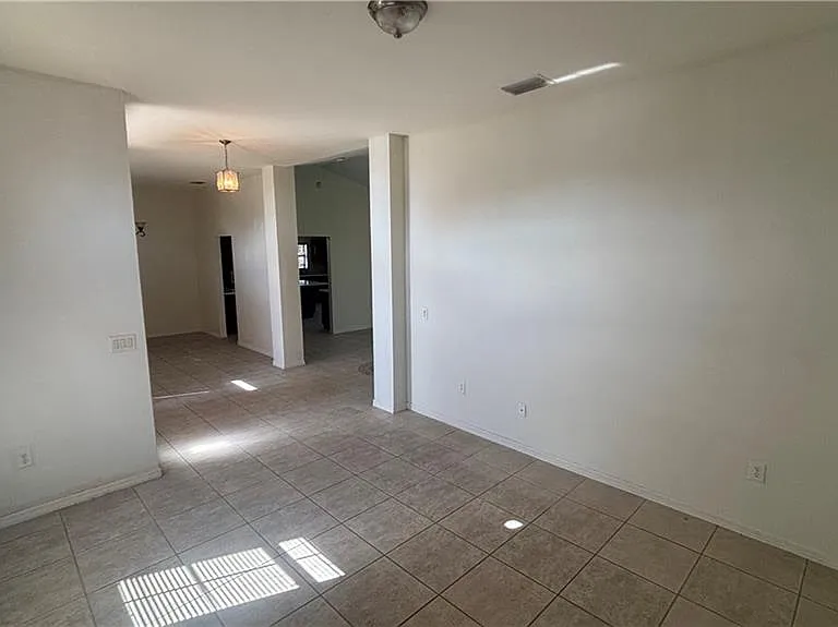 2435 NW 7th Ter — Photo 7