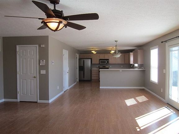 4th image of 4820 Belmont Pl