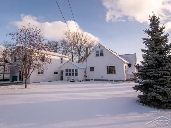 316 State Park Dr, Bay City, MI 48706