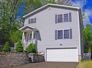 160 Huntington Rd, New Haven, CT 06512