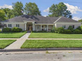 510 E Adams St, Moundridge, KS 67107