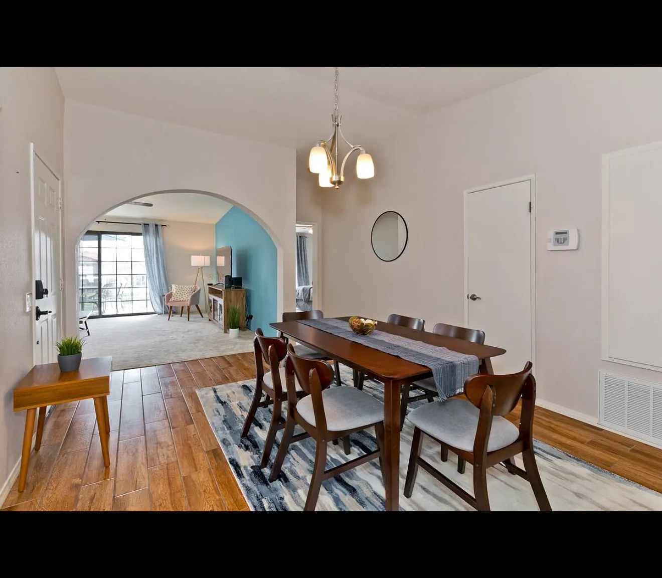 505 S Farrell Dr — Photo 4