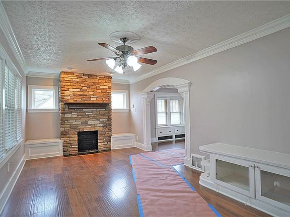 4th image of 740 Myrtle Ave