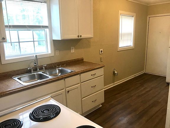 4th image of 5803 Forest Ave Floor 2