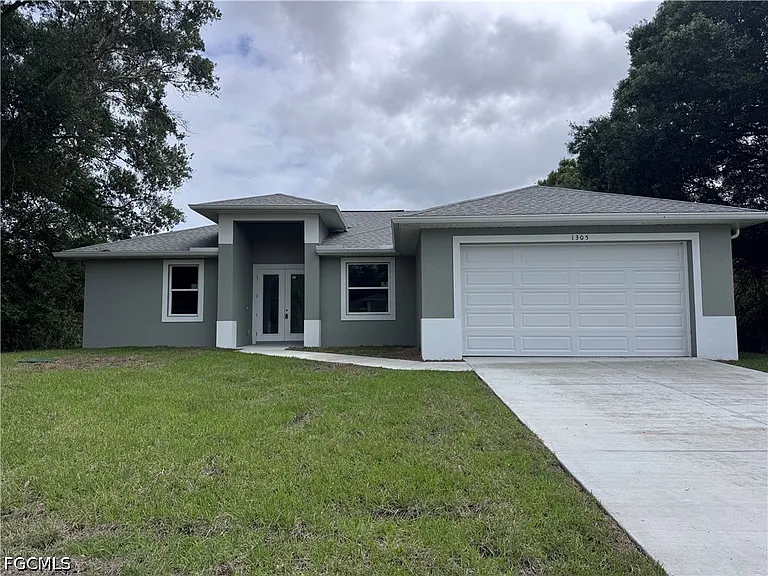 1305 Andover Dr — Photo 1