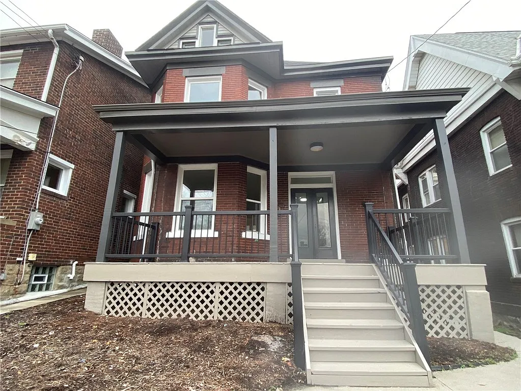 4012 Windsor St photo 1