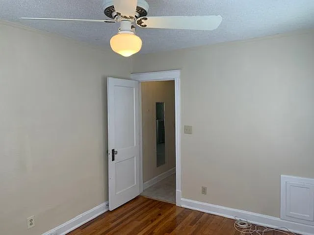 5105 Wyandotte St #2S — Photo 7