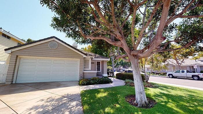 1st image of 570 Pacific Cove Dr