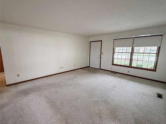 4th image of 8208 Maramont Dr