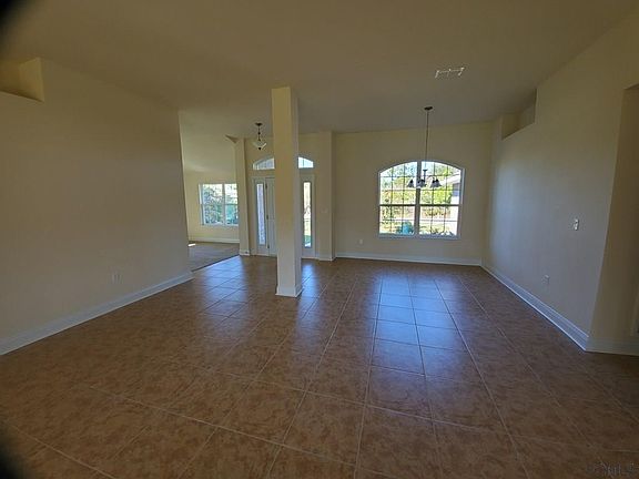 2nd image of 6 Lamont Ln
