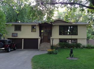 425 Kay St SW, Hutchinson, MN 55350