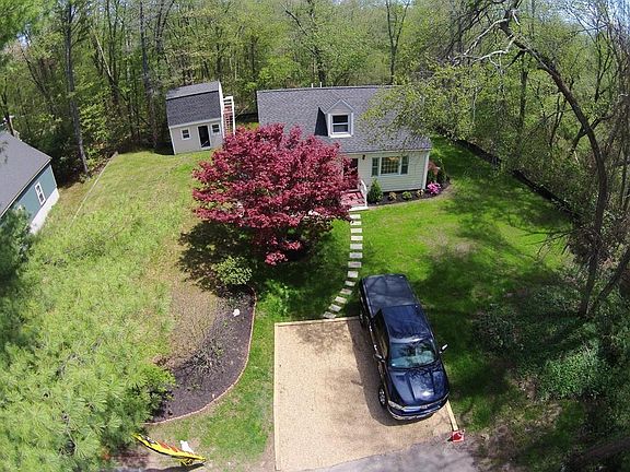 3rd image of 112 Lakeshore Dr