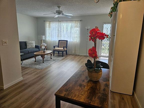 5th image of 300 Village Green Cir Unit 408