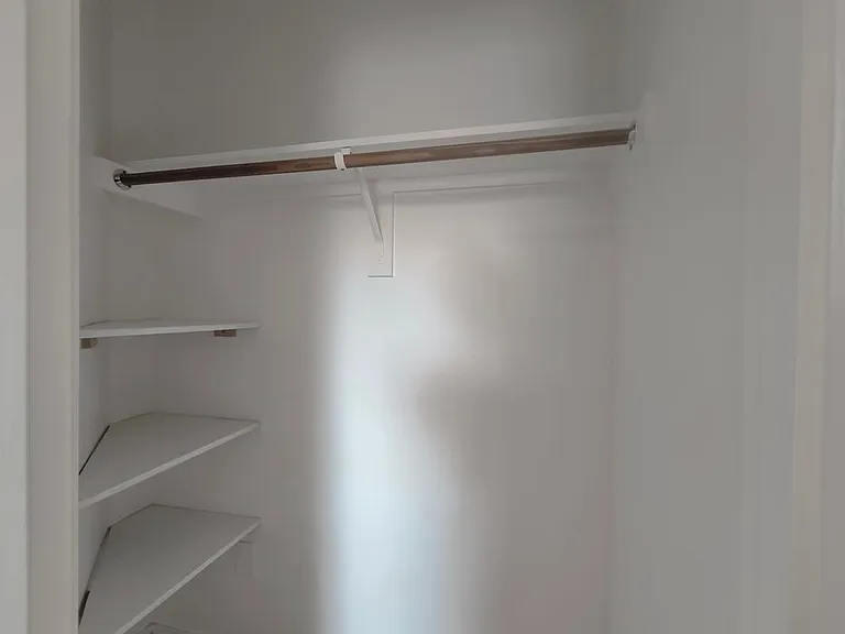 824 Lake Grove Dr — Photo 19