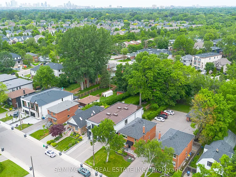 35A Broadview Ave — Photo 30