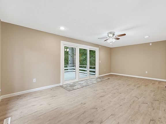 5th image of 9 Flintlock Ln