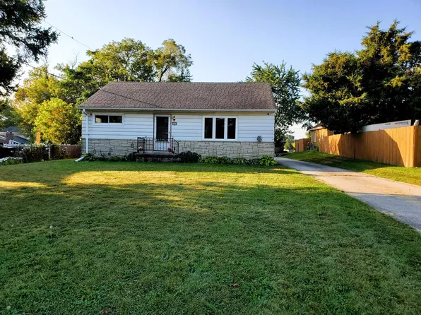 1615 College AVENUE, South Milwaukee, WI 53172
