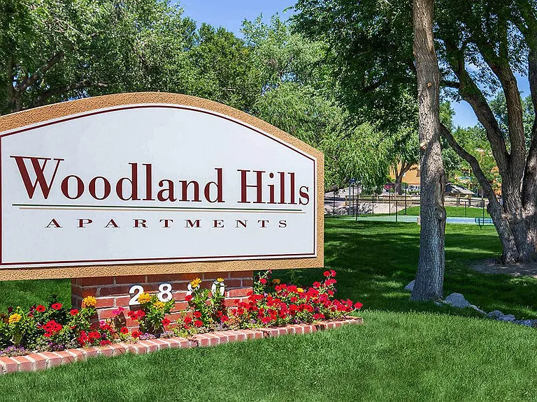 Woodland Hills Apartments — Photo 18