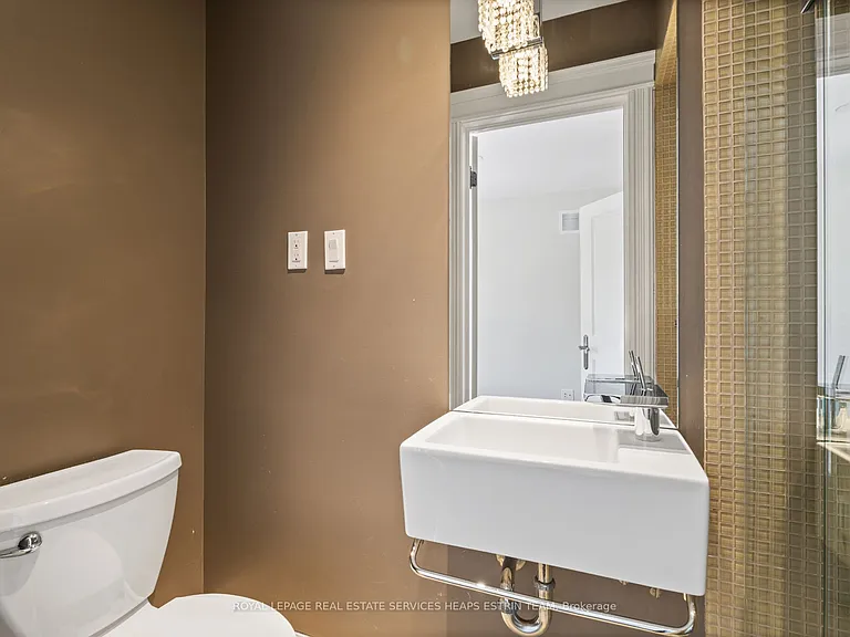 110 Parklea Dr — Photo 18