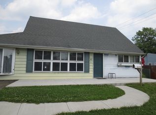 42 Trail Rd, Levittown, PA 19056