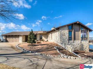 12902 Lake View Dr, Springfield, NE 68059