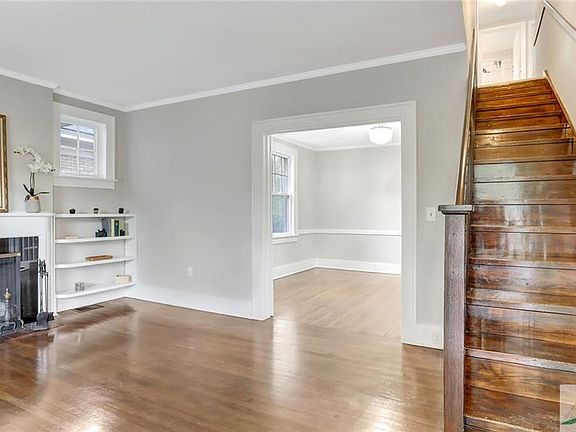 5th image of 330 E 51st St
