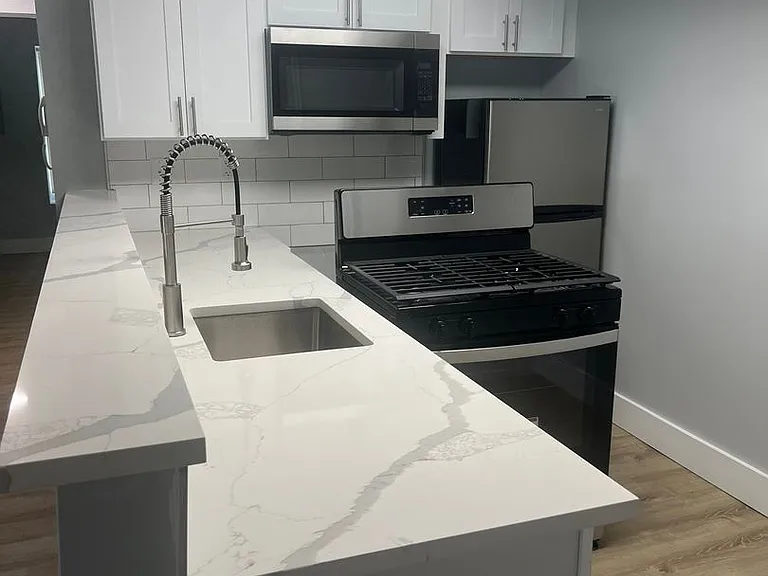 Edge at Greentree — Photo 18