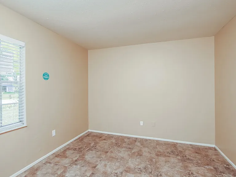 1647 Baker St NE — Photo 13