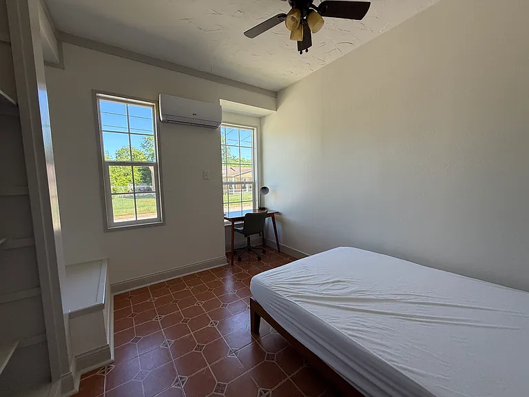 1002 S Glenwood Blvd — Photo 45
