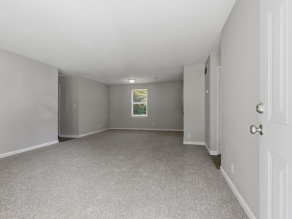 4th image of 353 Dupuis Dr