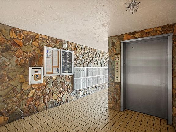 4th image of 101 SE 3rd Avenue #608
