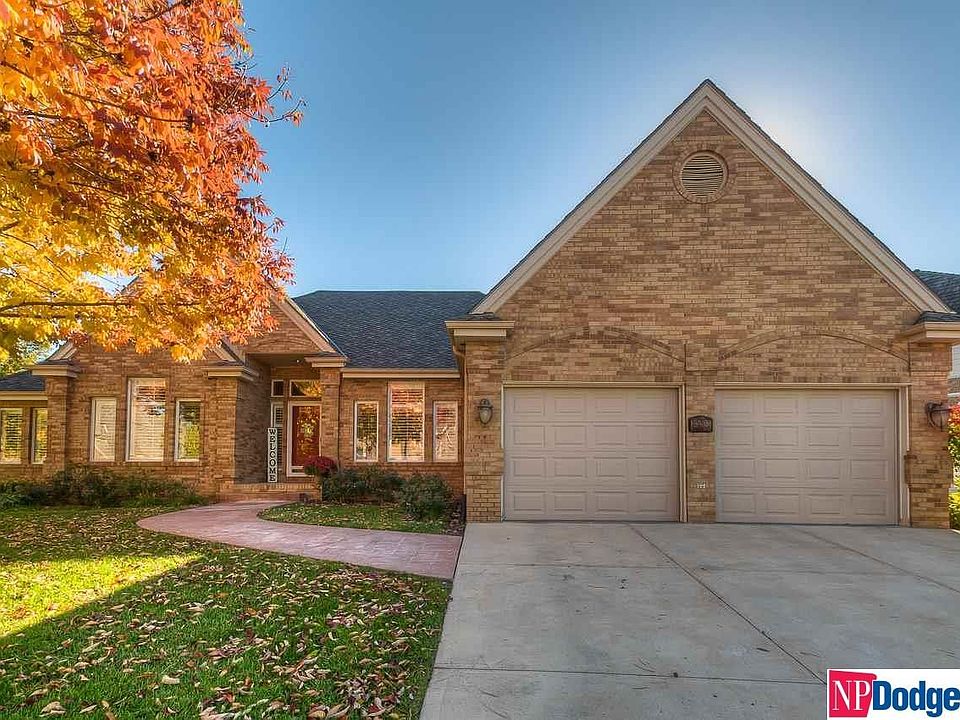 1st image of 5905 S 119th Plz
