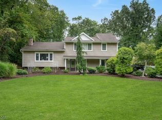 3 Oak Ln, Pine Brook, NJ 07058
