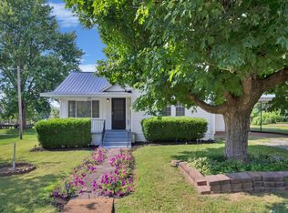 242 Long St E, Mc Ewen, TN 37101