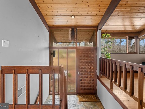4th image of 7099 Glen Curtiss Ln