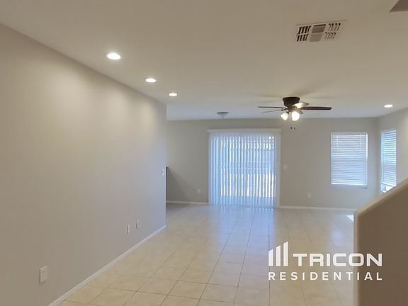 4th image of 1081 E Mayfield Dr