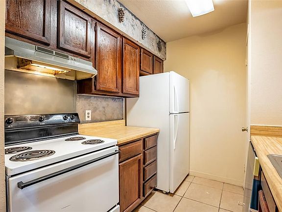 3rd image of 10075 Westpark Dr APT 75