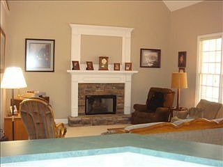3rd image of 4915 Winterview Ln