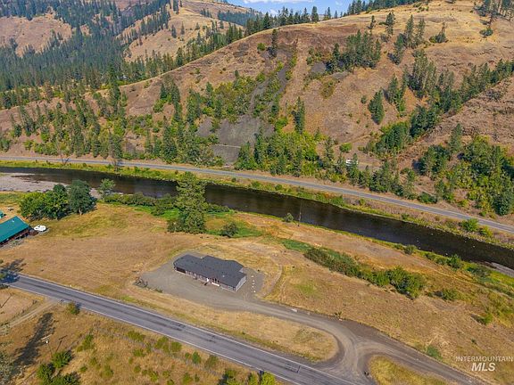 2nd image of 2136 Lukes Gulch Rd