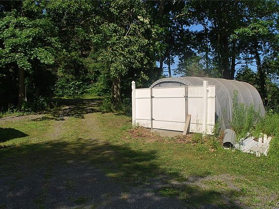 5th image of 176 Ladd Rd