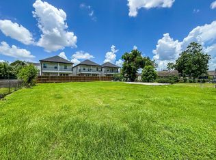 821 E 32nd St, Houston, TX 77022