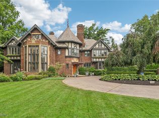 17818 Lake Rd, Lakewood, OH