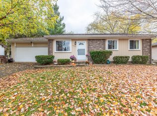 2407 Beacon Hill Dr, Lansing, MI 48906
