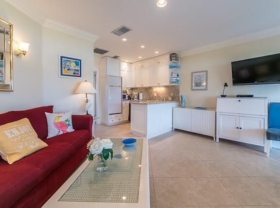 5th image of 314 Venetian Dr Unit 7