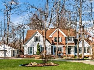 10740 Somerset Dr, Chardon, OH 44024