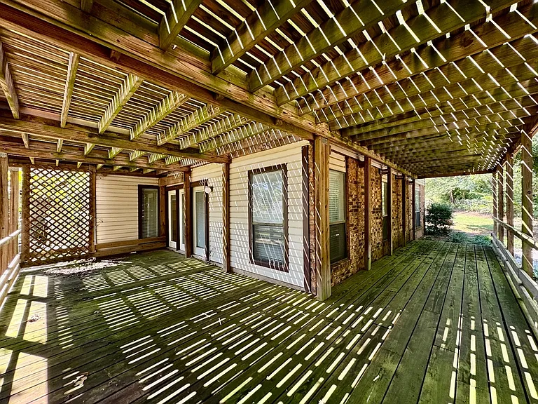 428 Sundance Ln — Photo 2